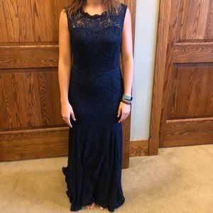 NWT LONG LACE GOWN NAVY SZ. L